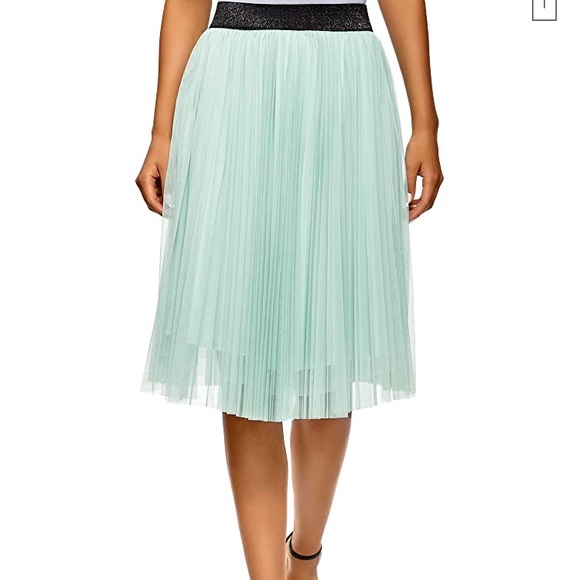Mint Green Mesh Pleated Skirt - Picture 3 of 8